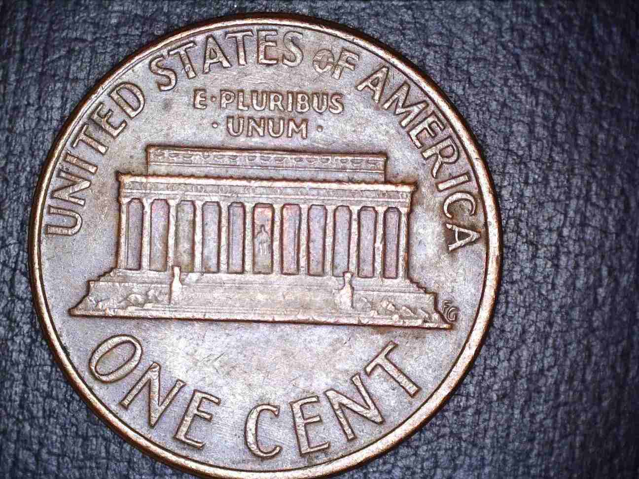 1974-D-Penny-....issues-On-Neck-And-Cheekbone.